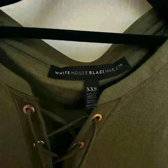 WHBM Women Green Lace Up V-Neck Pullover Blouse Top Size XXS - Picture 5 of 5